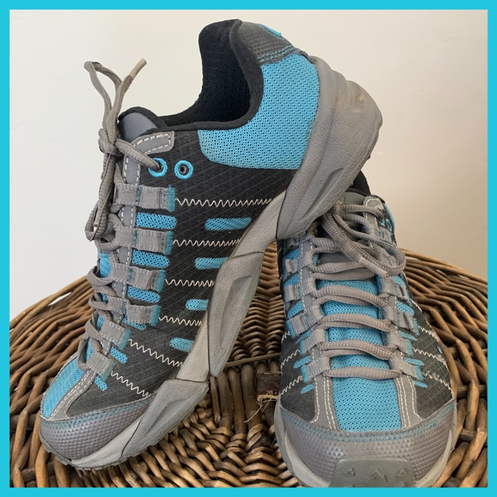 Columbia Hiking Shoeswith Techlite & Omn-Grip.